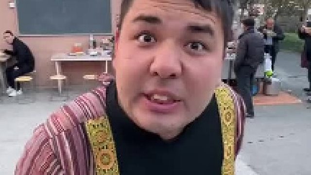 硬核早餐 新疆都是10 -00吃早餐。