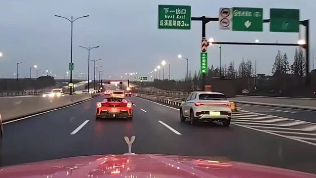 一边是生活 一边也是生活