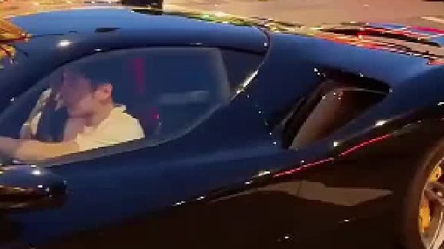 这车把后面的的士师傅吓到不敢动啊