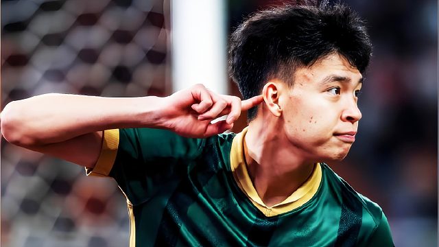 赛季首球！王钰栋乱战抢射扳平，终结跨赛季10场进球荒