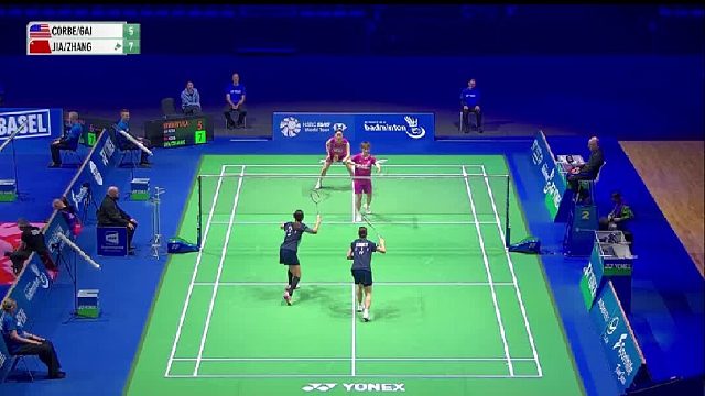 凡贤组合攻防两端全面压制，后场重炮网前封堵横扫对手