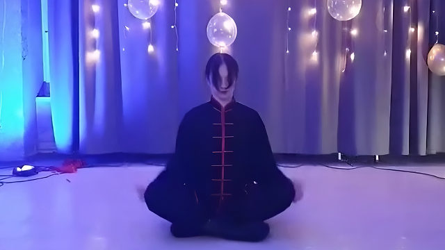 俄罗斯姑娘才艺表演24.01.15_铁锤(安吉丽娜)00