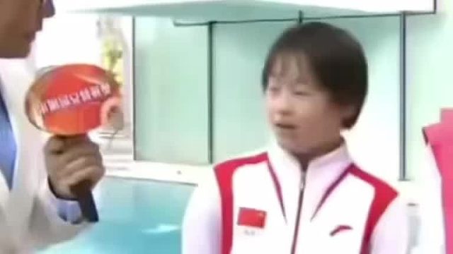 当主持人问婵宝 香港好不好玩