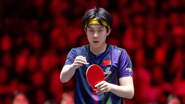 大爆冷！神奇发球被屡次破解，重庆冠军赛王楚钦上演不可思议一幕