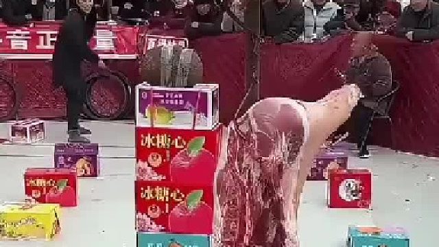 老板：恭喜你套中了铁架子