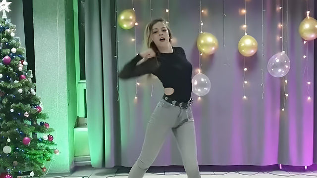 俄罗斯姑娘才艺表演24.01.15_烤肉(维多利亚)03