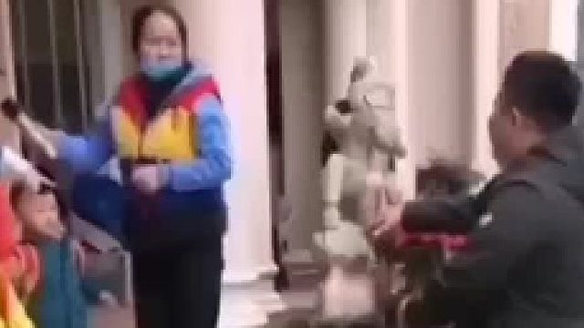 负责的老师，坑爹的萌娃