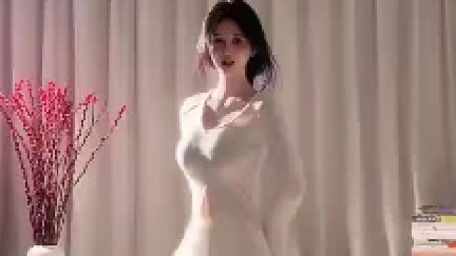 女生在家跳古典舞,举手投足间韵味十足,网友：一看就是专业的