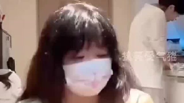 女子直播卖减肥药，站起身展示效果，感觉智商被侮辱到了！