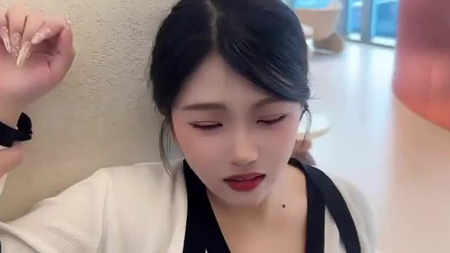 我试了，现在扣在所里了