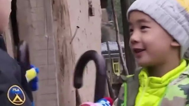 杜江学jasper说话，jasper说杜江太坏了。