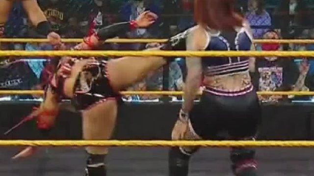 器张的老外偷袭李霞结果被李霞暴打KO