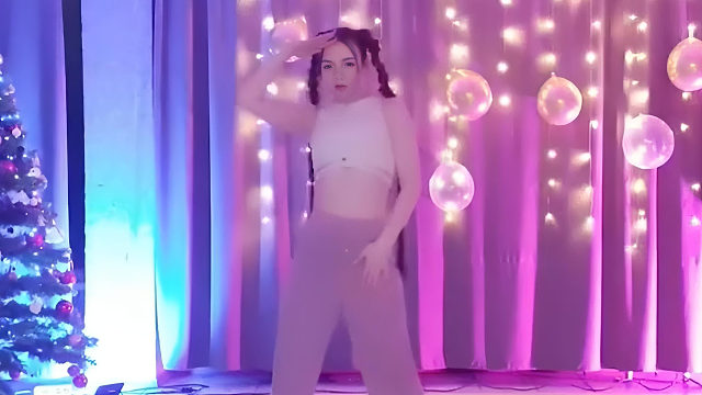 俄罗斯姑娘才艺表演24.01.16_空军(阿妮亚)10