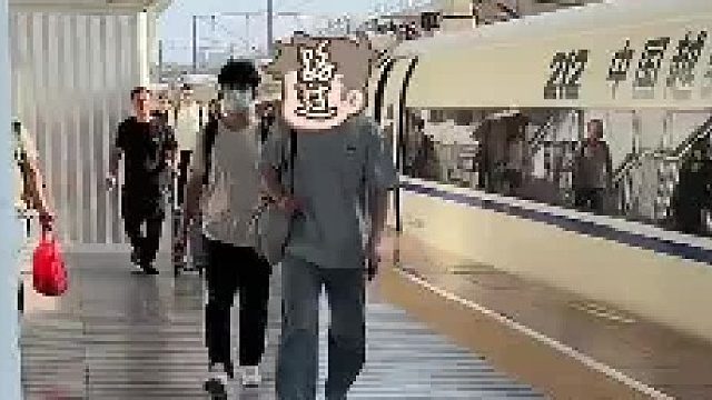为什么高铁站不能撑伞？