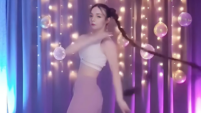 俄罗斯姑娘才艺表演24.01.16_空军(阿妮亚)14