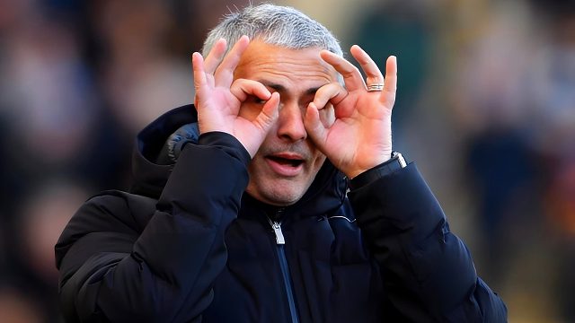 裁判眼瞎？穆帅名场面：怒批3次争议判罚，点球莫须有！