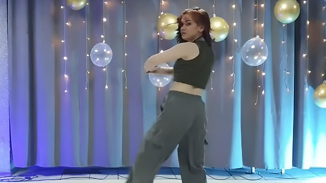 俄罗斯姑娘才艺表演24.01.16_小逗比(安娜)00