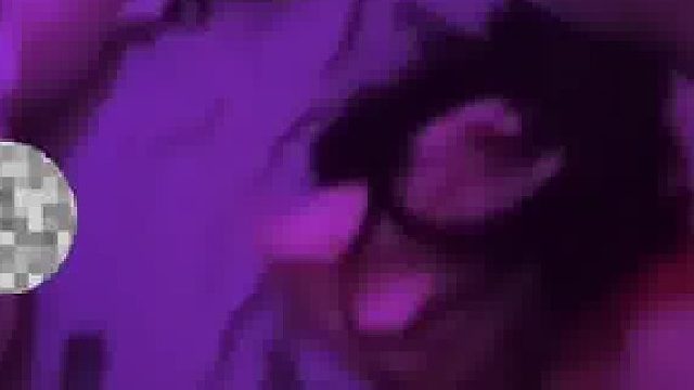 小偷入室抢劫！怒剪女孩头发