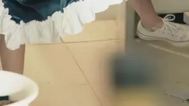 好癫的剧，成功勾起了我的兴趣