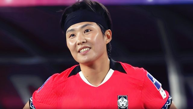 争议判罚！日本女足“头顶头”未判点球，韩国球员无奈苦笑