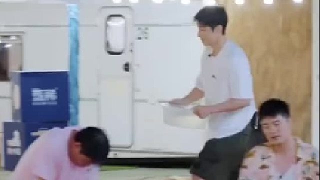 高瀚宇你忘了他以前是干什么的了吗？还好你小子能屈能伸