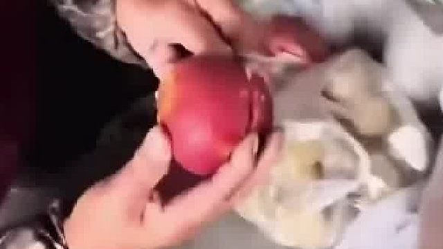 感觉这个女孩有是故意的