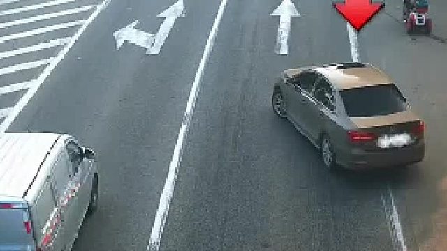 开车“横着走” 出了事故负全责！