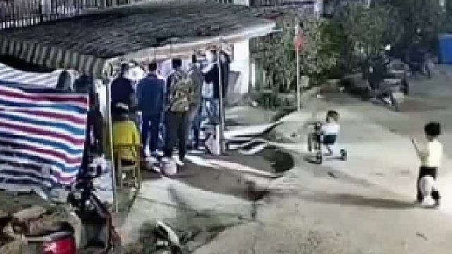 烤火你们跑啥