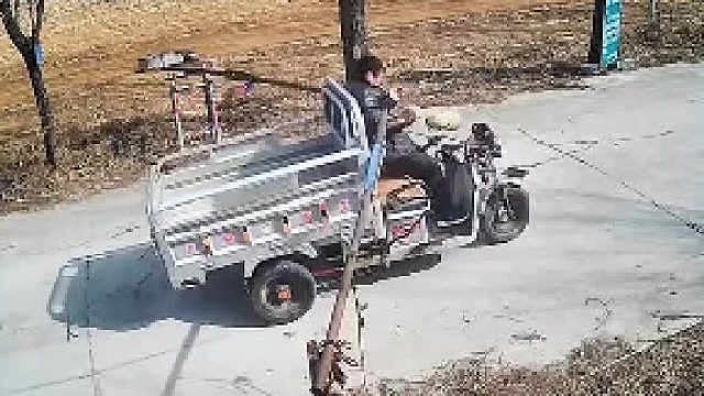 这大爷也太勇猛了