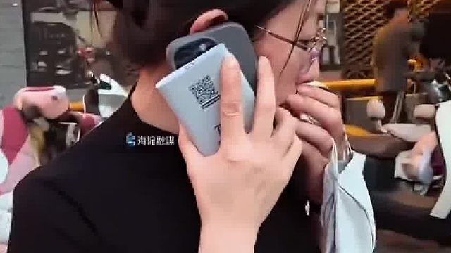 所以她怎么知道门没锁。。。去拉车门了？