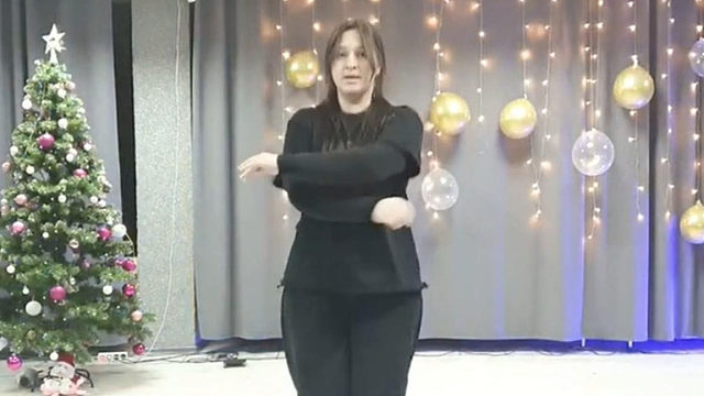 俄罗斯姑娘才艺表演24.01.17_海军(嘎贾)