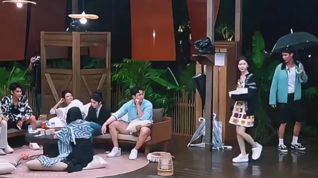 “张子政：吃个饭还有小品看！”