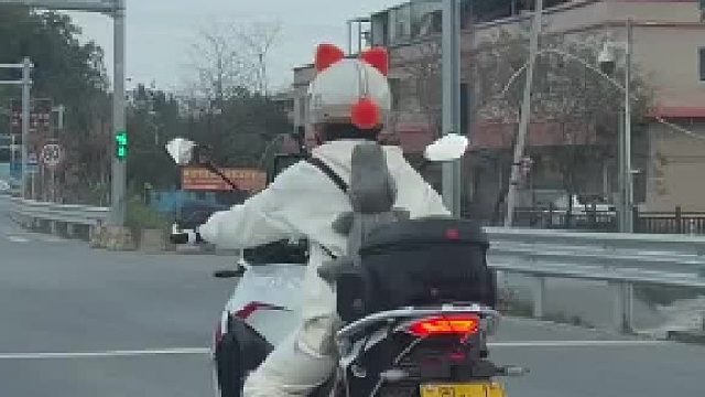 返回务工的小土豆开始出发了