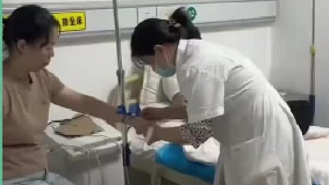 天生爱凑个热闹