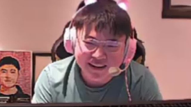 【Uzi】神的诱惑！说要找教练，万坤立马来直播间送礼！乌兹：这波流量你能否接住？