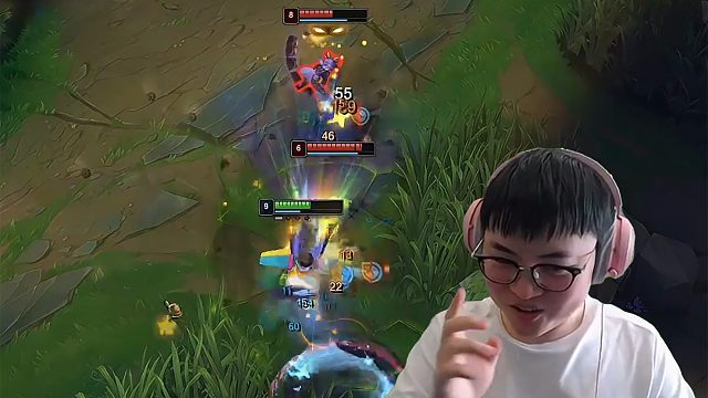 【Uzi】训练赛大战宝蓝队！打焕峰手拿把掐，飞机5-0，对线1打2轻松血虐！