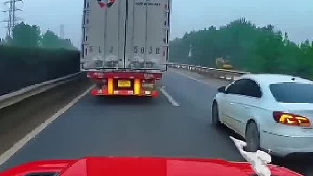 高速能让让一下，搭上自己真的值得吗？