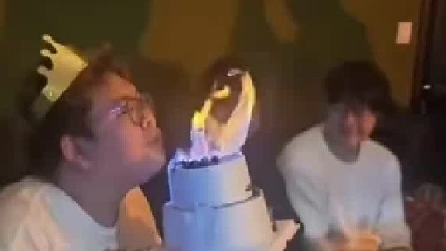 狐朋狗友笑的多开心，真要出了事，一个都逃不掉