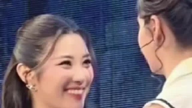 看把姐姐吓得，这可不是在家里[捂脸]