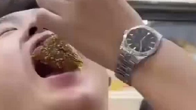 谈恋爱后辣椒都不能沾，霸道女友管的太宽，为了幸福生活该戒就戒