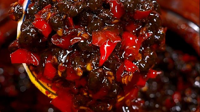 这是我卖了几十万单的野山椒豆豉酱，用它来做各种菜系都非常好吃