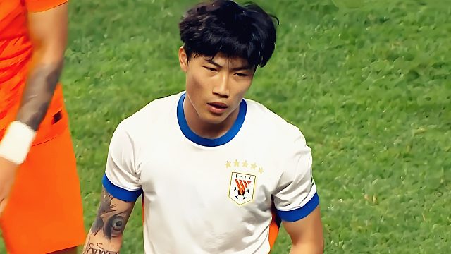 输急眼了！谢文能蹬踹黄改红被罚下：凶狠放铲撂倒玉昆两人