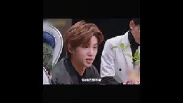 我问你：岛上有四个傻子，你救不救