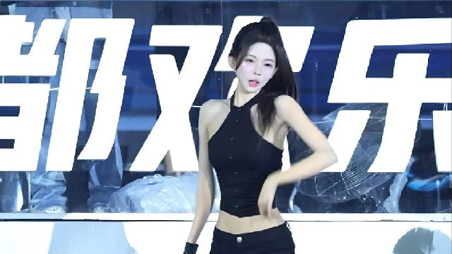 轻轻一眼，便乱了心跳