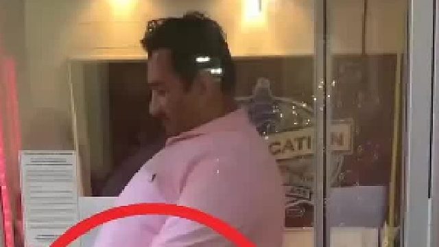 不是他哥的门能打开你直接全部拿不就行了