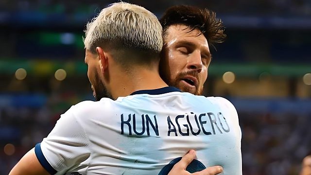 玫瑰之恋！阿圭罗说：我要连线梅西，一个眼神就够了