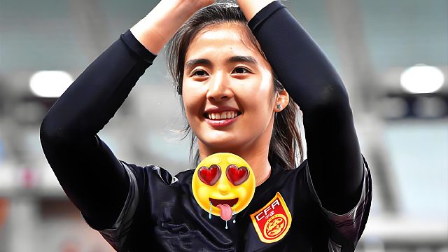 魅力四射！前女足最美门神赵丽娜：爱足球更爱摇滚范