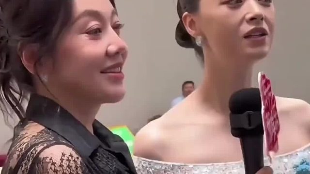 蒋欣被闫妮唱蒙圈了