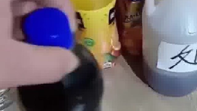 老板两个月后才发现 可乐被奇葩顾客调換成醋