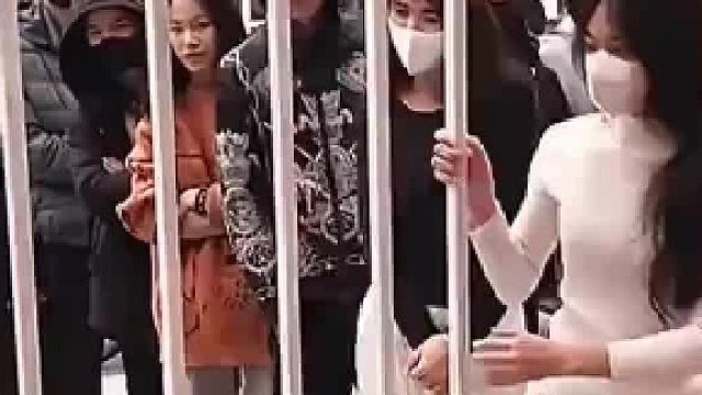 最后一个你说女生是想过去还不不想过去？